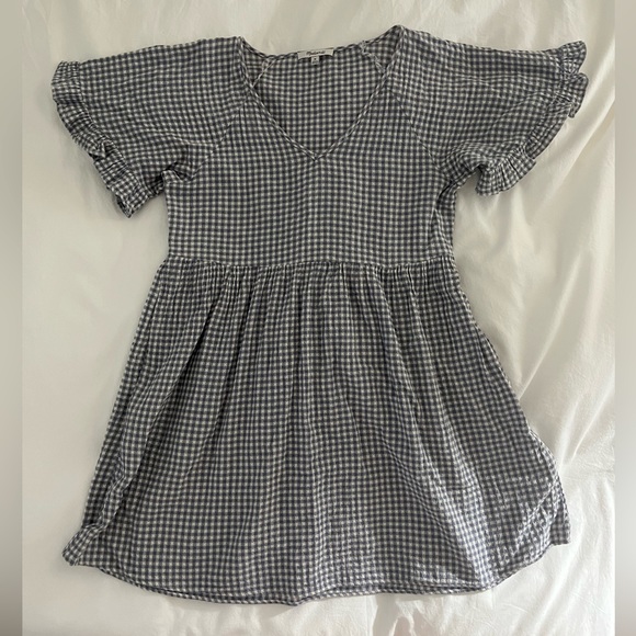 Ruffle-Sleeve Babydoll Dress in Seersucker Gingham - Picture 5 of 6